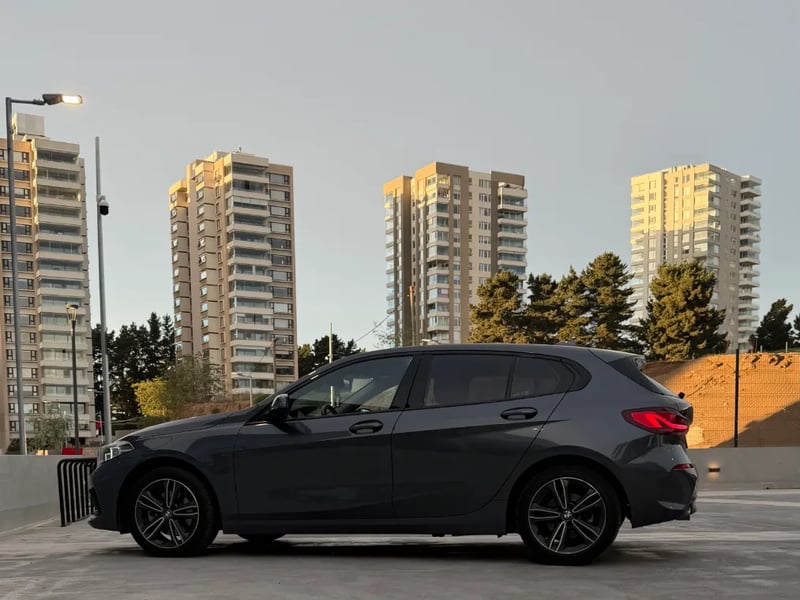 BMW 118i Dynamic 2021 - Imagen 5 de 12