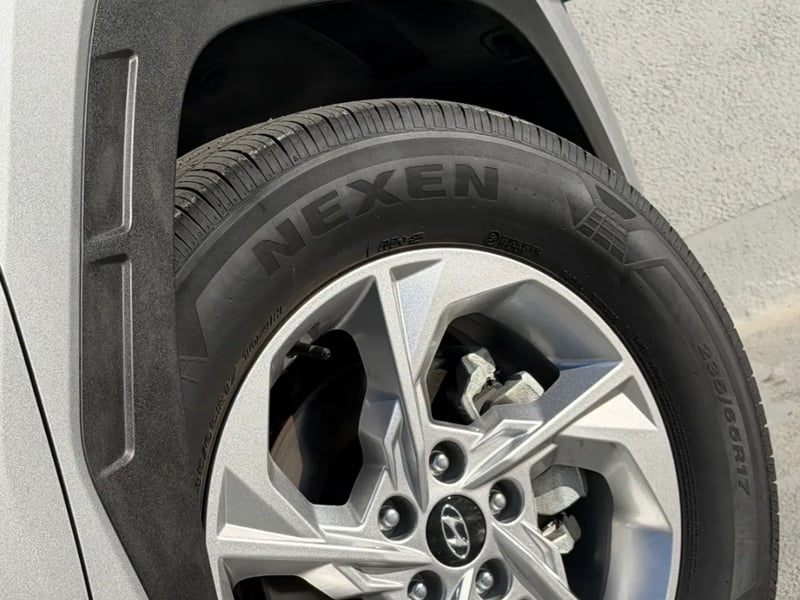 Hyundai TUCSON NX4 GDI 7DCT 1.6 TURBO 2023 - Imagen 17 de 18