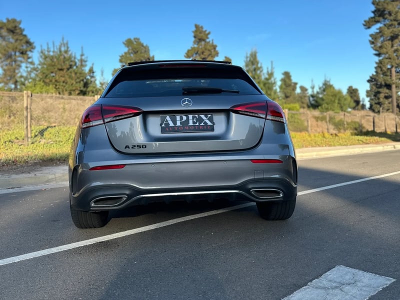 Mercedes-Benz 2.0 DCT AMG Line 2019 - Imagen 7 de 16