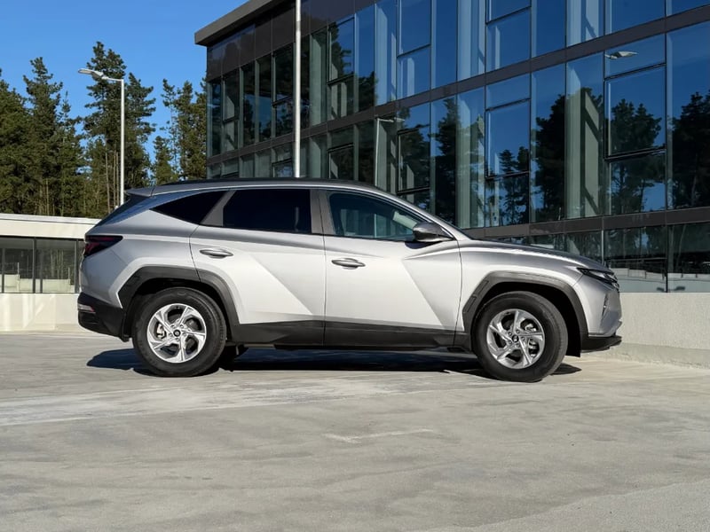 Hyundai TUCSON NX4 GDI 7DCT 1.6 TURBO 2023 - Imagen 16 de 18