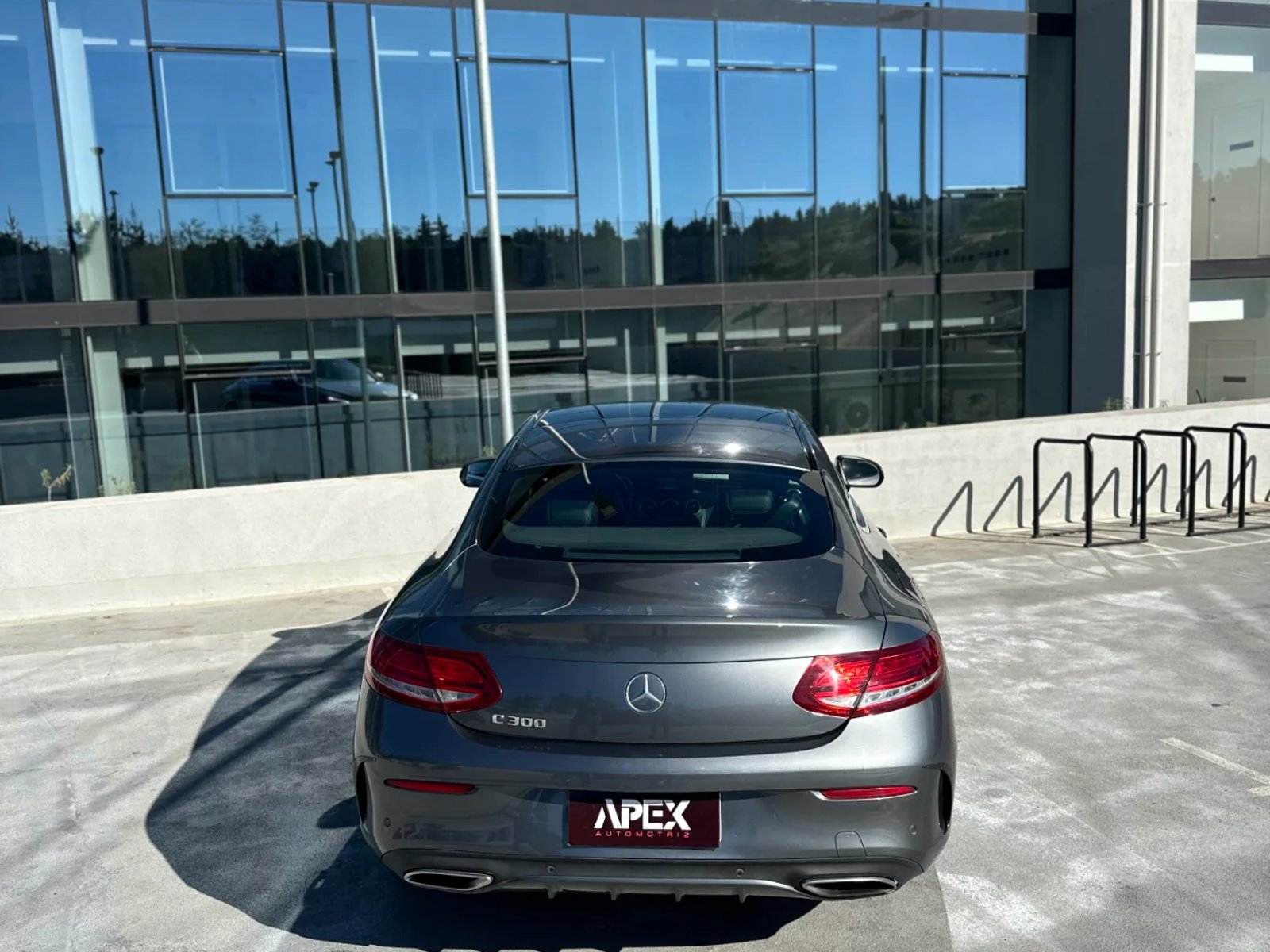 Mercedes-Benz C300 Coupe 2017 - Foto 4 de 10