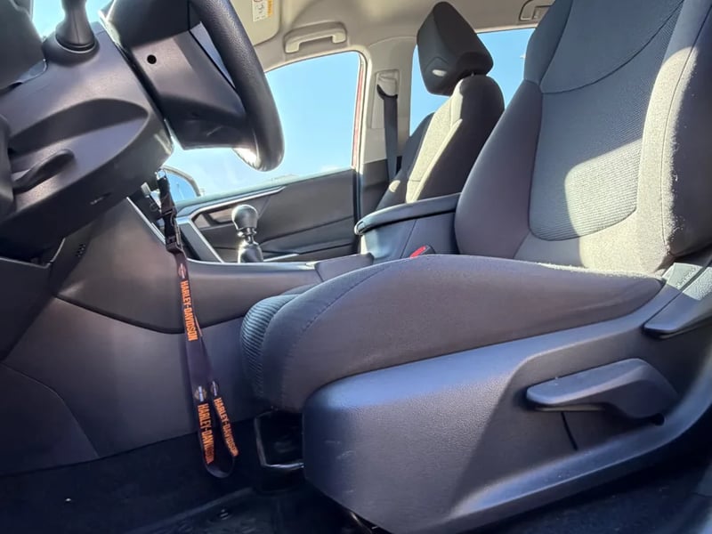 Toyota RAV4 LE MT 2020 - Imagen 8 de 9