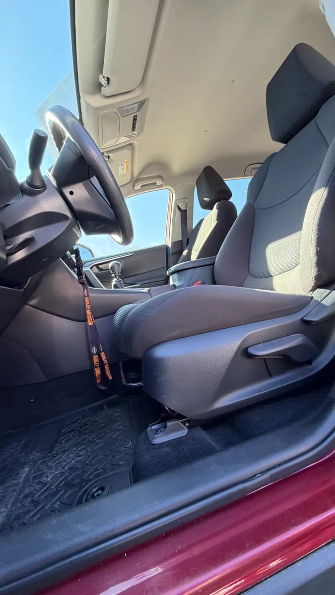 Toyota RAV4 LE MT 2020 - Imagen 8 de 9