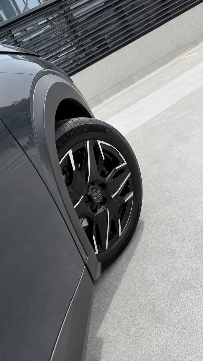 Peugeot 3008 Allure Hybrid 2026 - Imagen 3 de 11