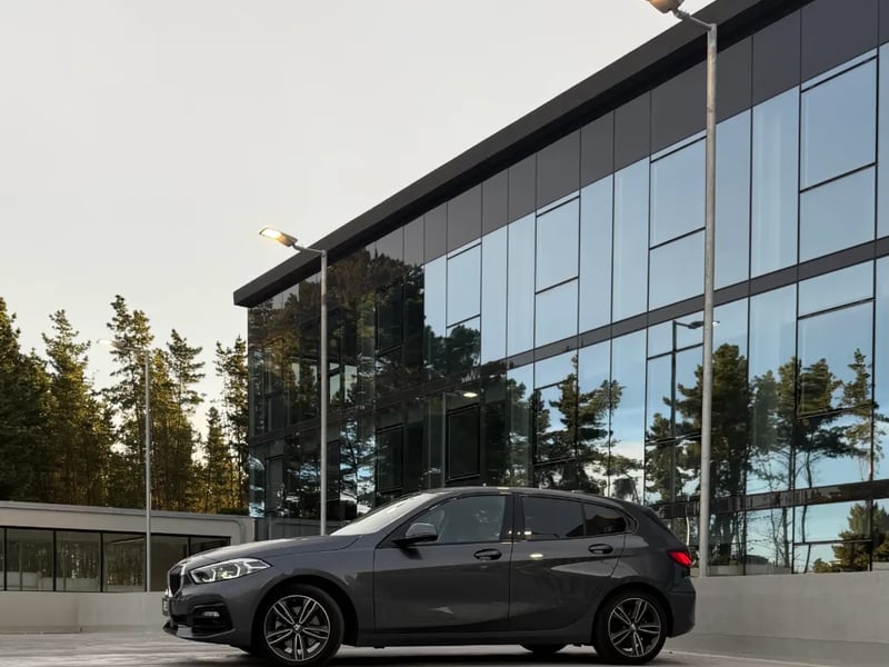 BMW 118i Dynamic 2021 - Imagen 7 de 12