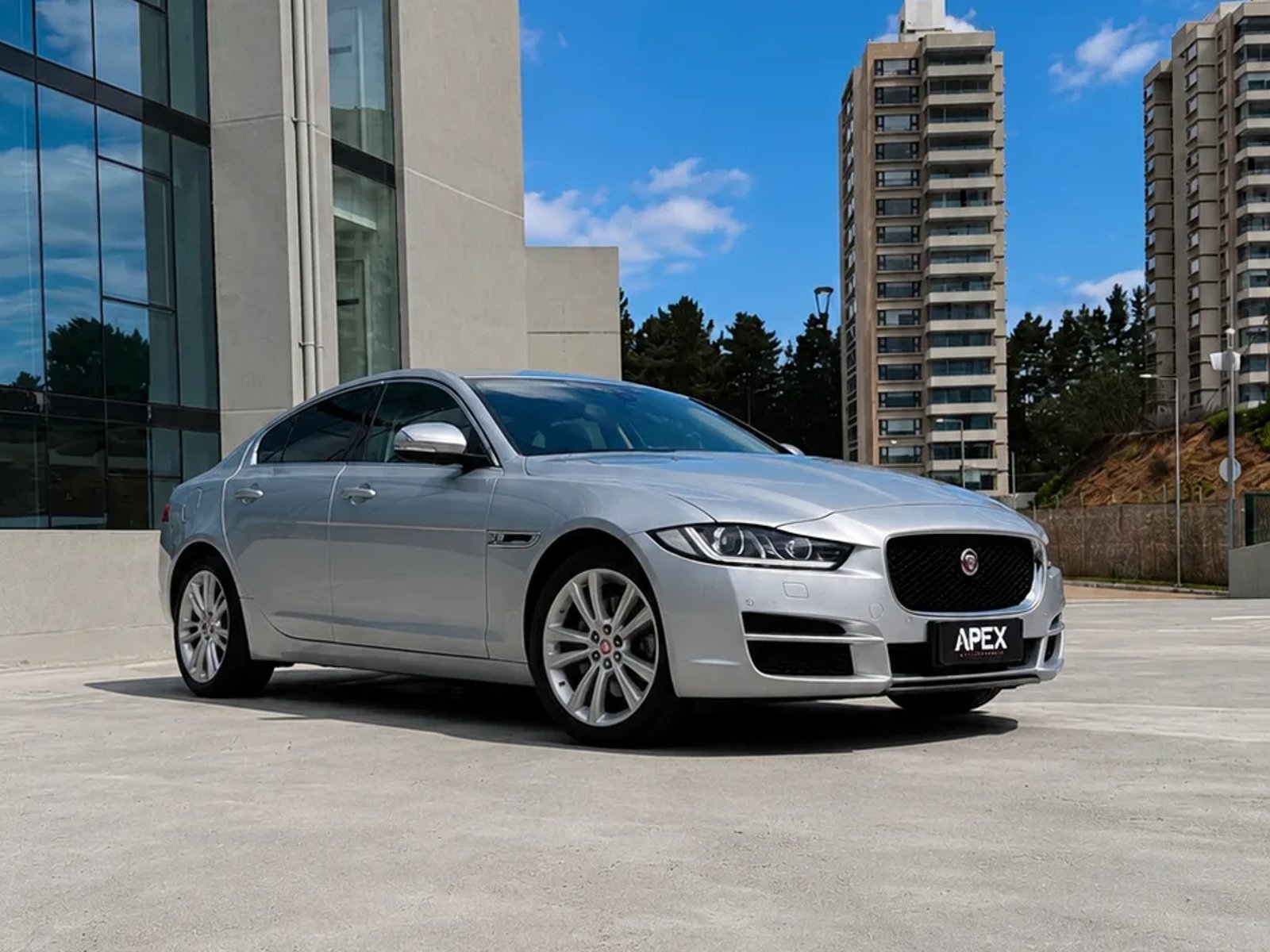 Jaguar XE 250PS Prestige 2018 - Foto 4 de 12