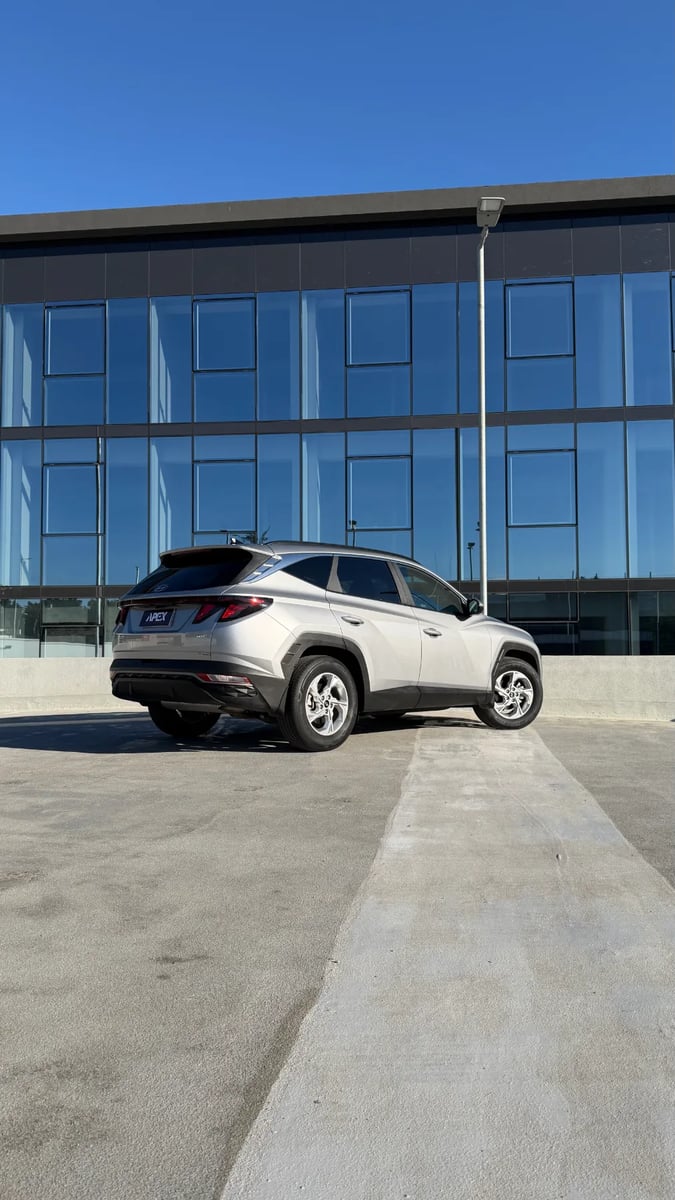 Hyundai TUCSON NX4 GDI 7DCT 1.6 TURBO 2023 - Imagen 12 de 18