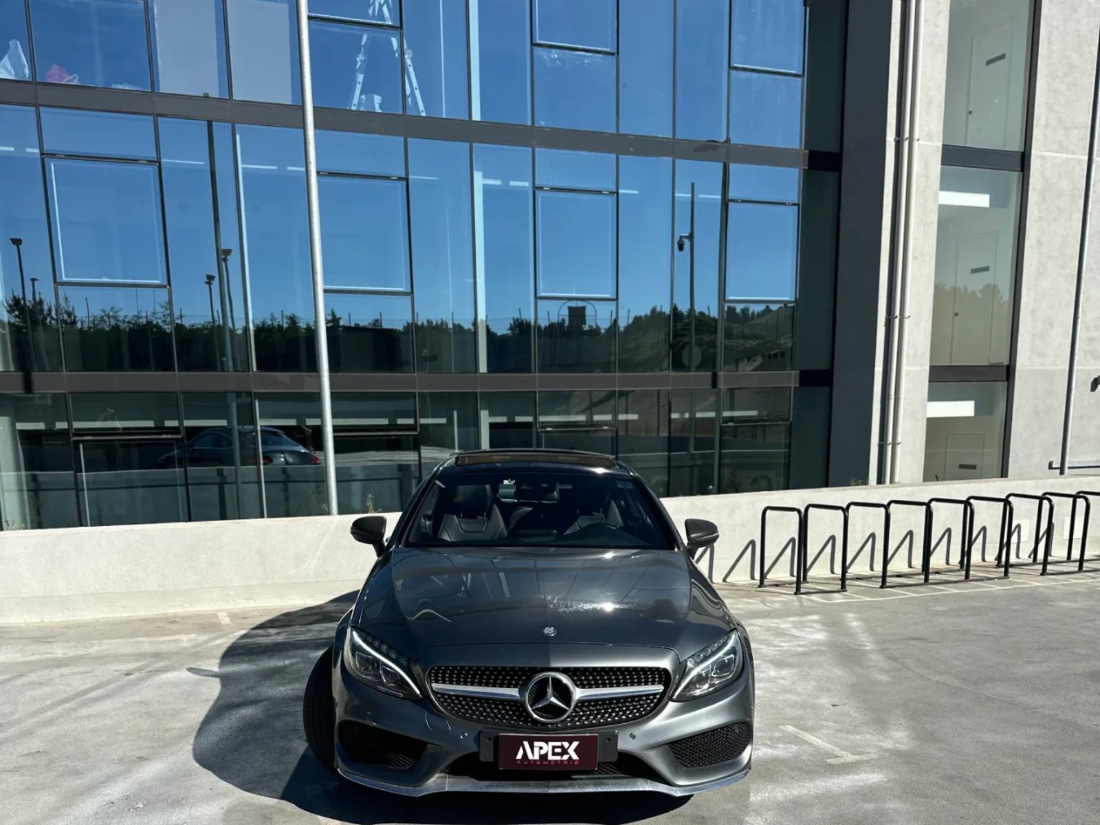 Mercedes-Benz C300 Coupe 2017 - Foto 2 de 10