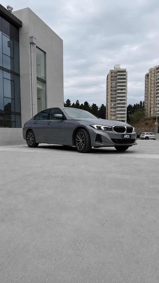 BMW 320i Urban LCI 2 2023 - Imagen 8 de 12