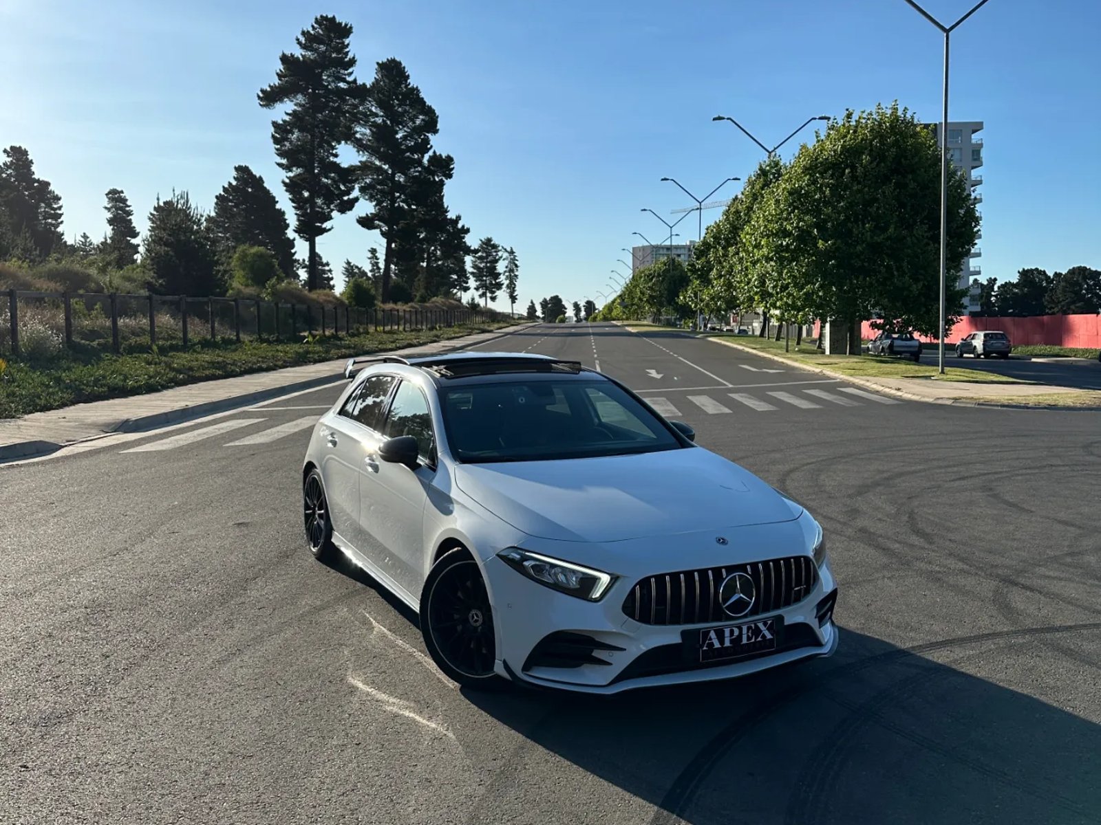 Mercedes-Benz A250 AMG 2021 - Foto 3 de 15