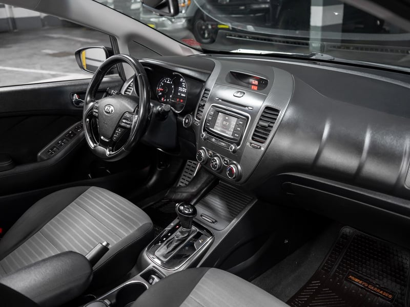 Kia Cerato5 1.6 2019 - Imagen 14 de 20
