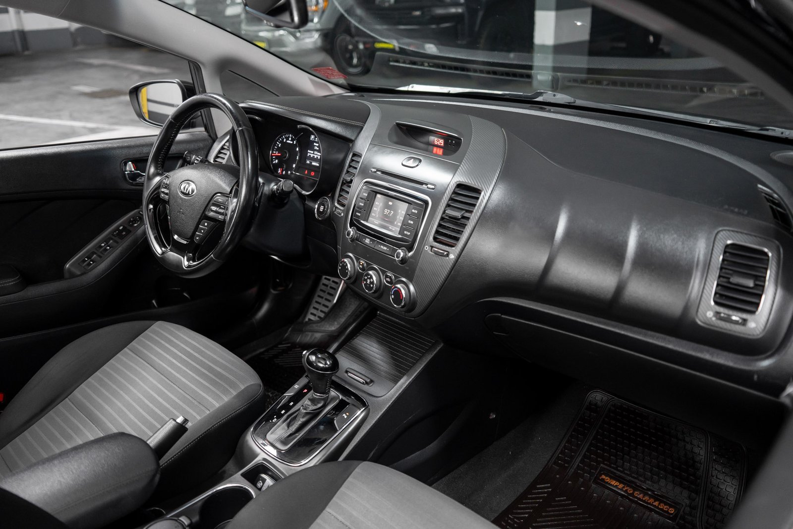 Kia Cerato5 1.6 2019 - Imagen 14 de 20