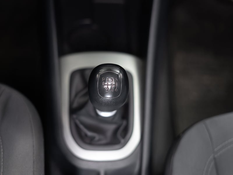 Kia Rio4 1.4 2013 - Imagen 13 de 16