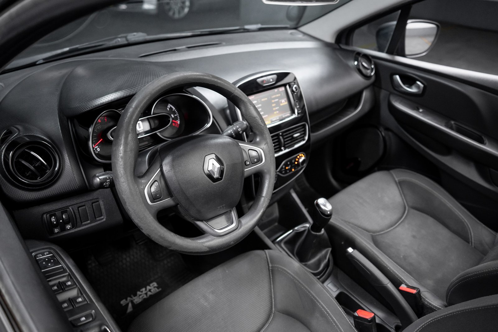 Renault Clio 1.2 2018 - Imagen 11 de 17