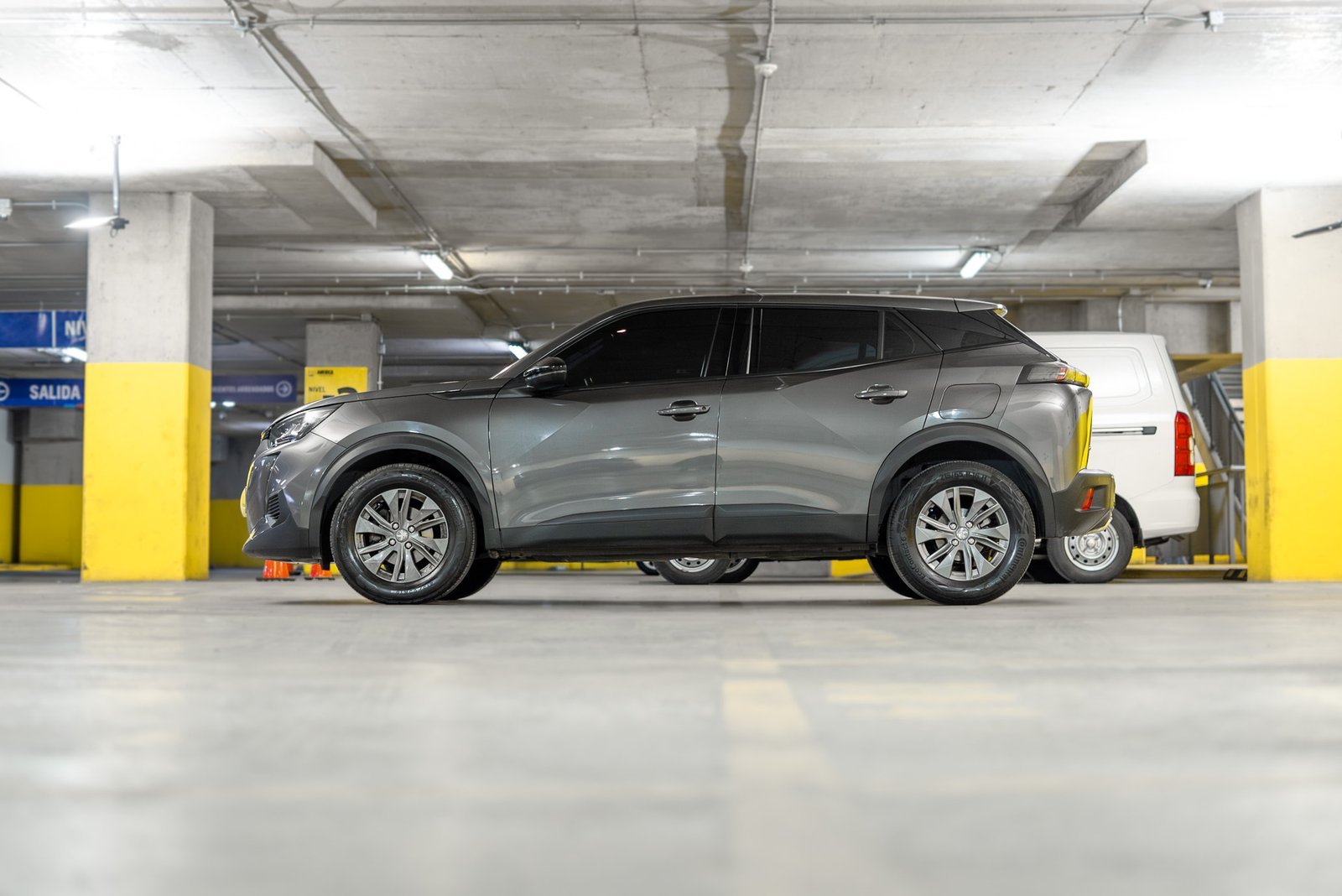 Peugeot 2008 1.2 2023 - Imagen 10 de 17