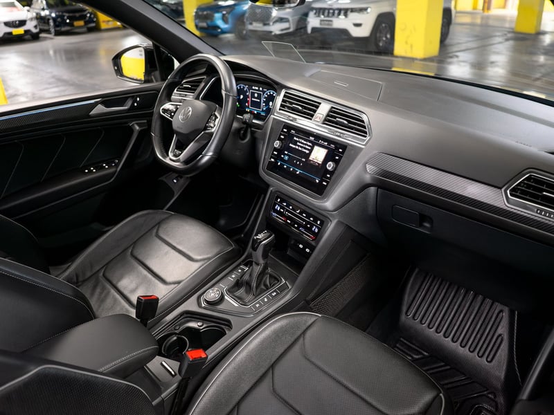 Volkswagen Tiguan 2.0 R-line 2023 - Imagen 12 de 20