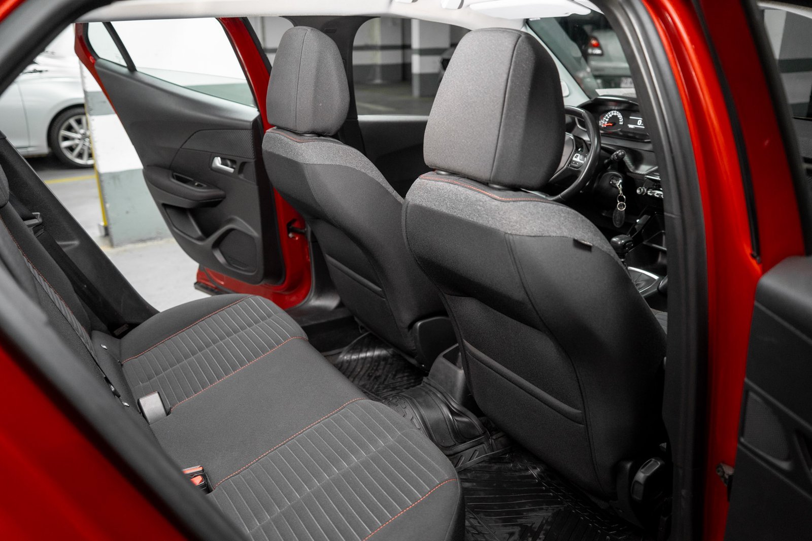 Peugeot 2008 1.5 2021 - Imagen 4 de 19