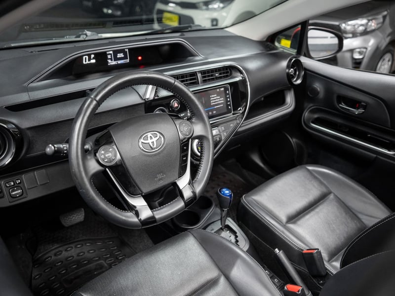 Toyota Prius C 1.5 2018 - Imagen 13 de 20