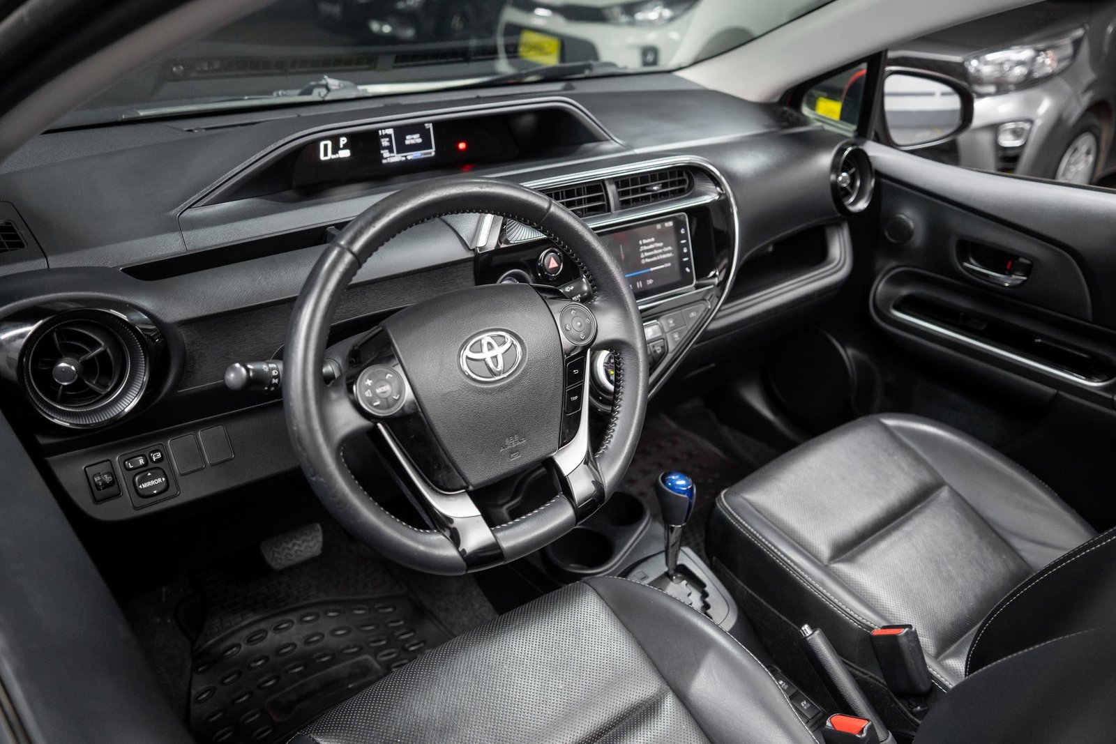 Toyota Prius C 1.5 2018 - Imagen 13 de 20