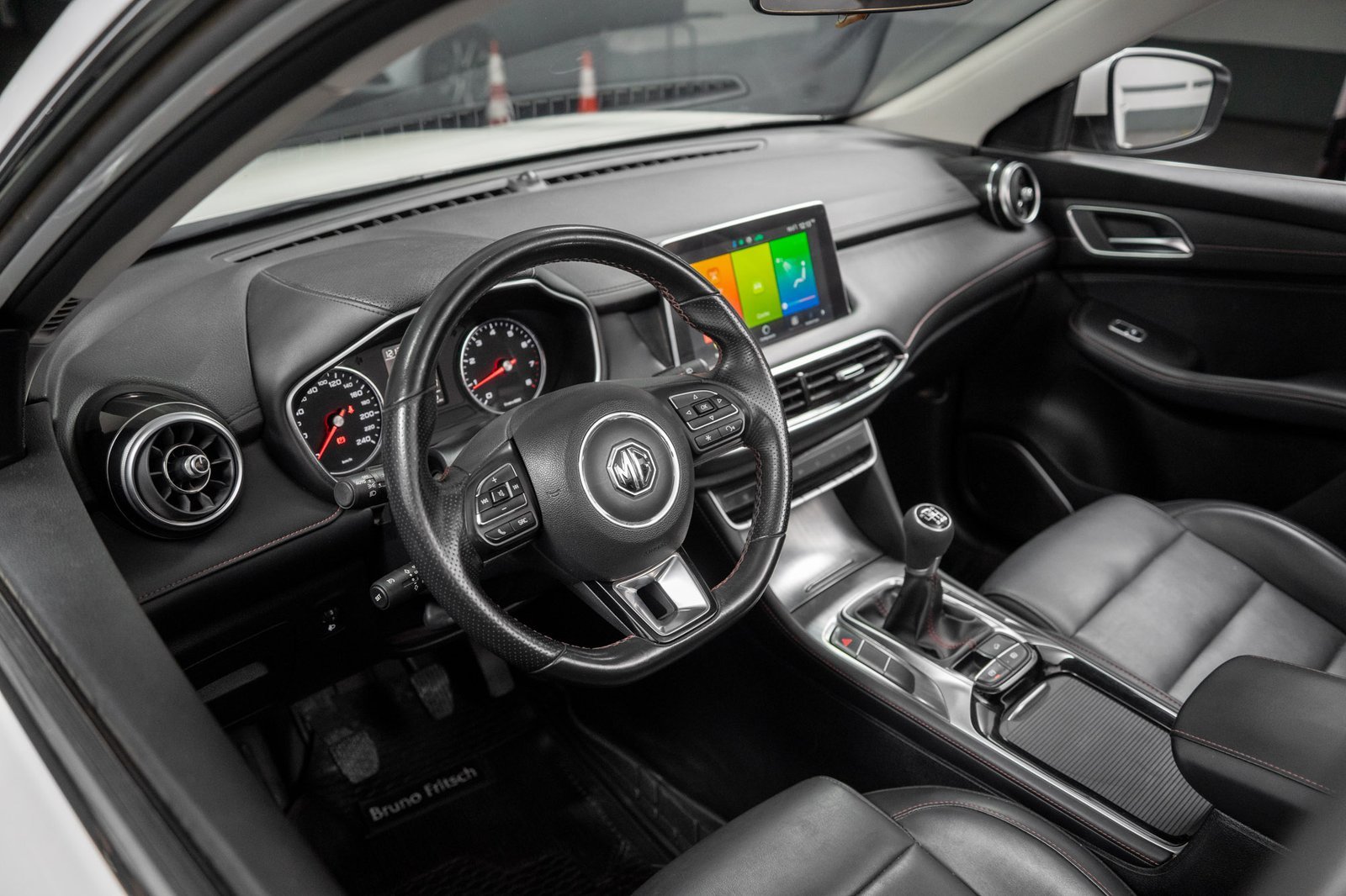 MG Hs 1.5 2023 - Imagen 11 de 19