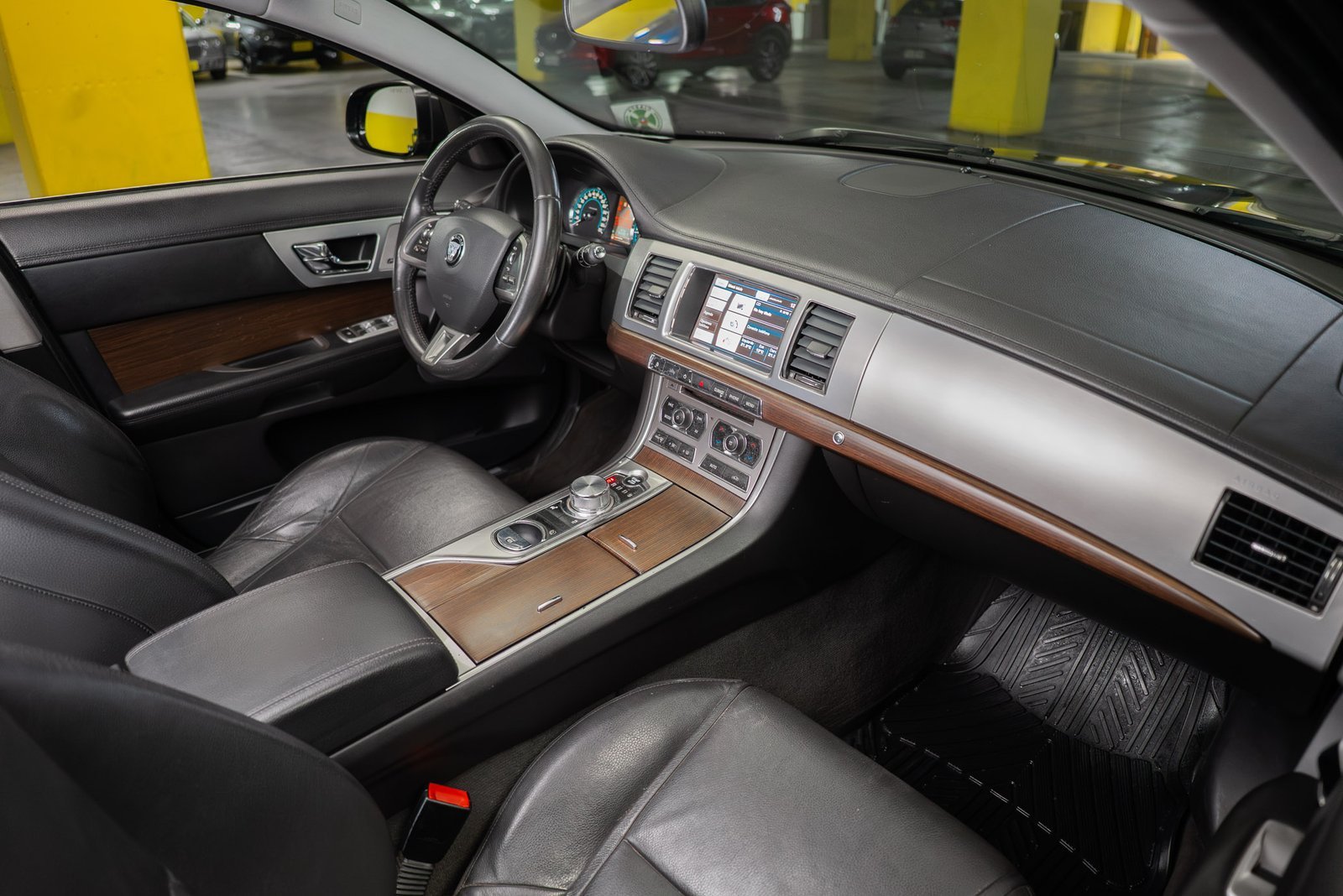 Jaguar Xf 2.0 2015 - Imagen 12 de 20