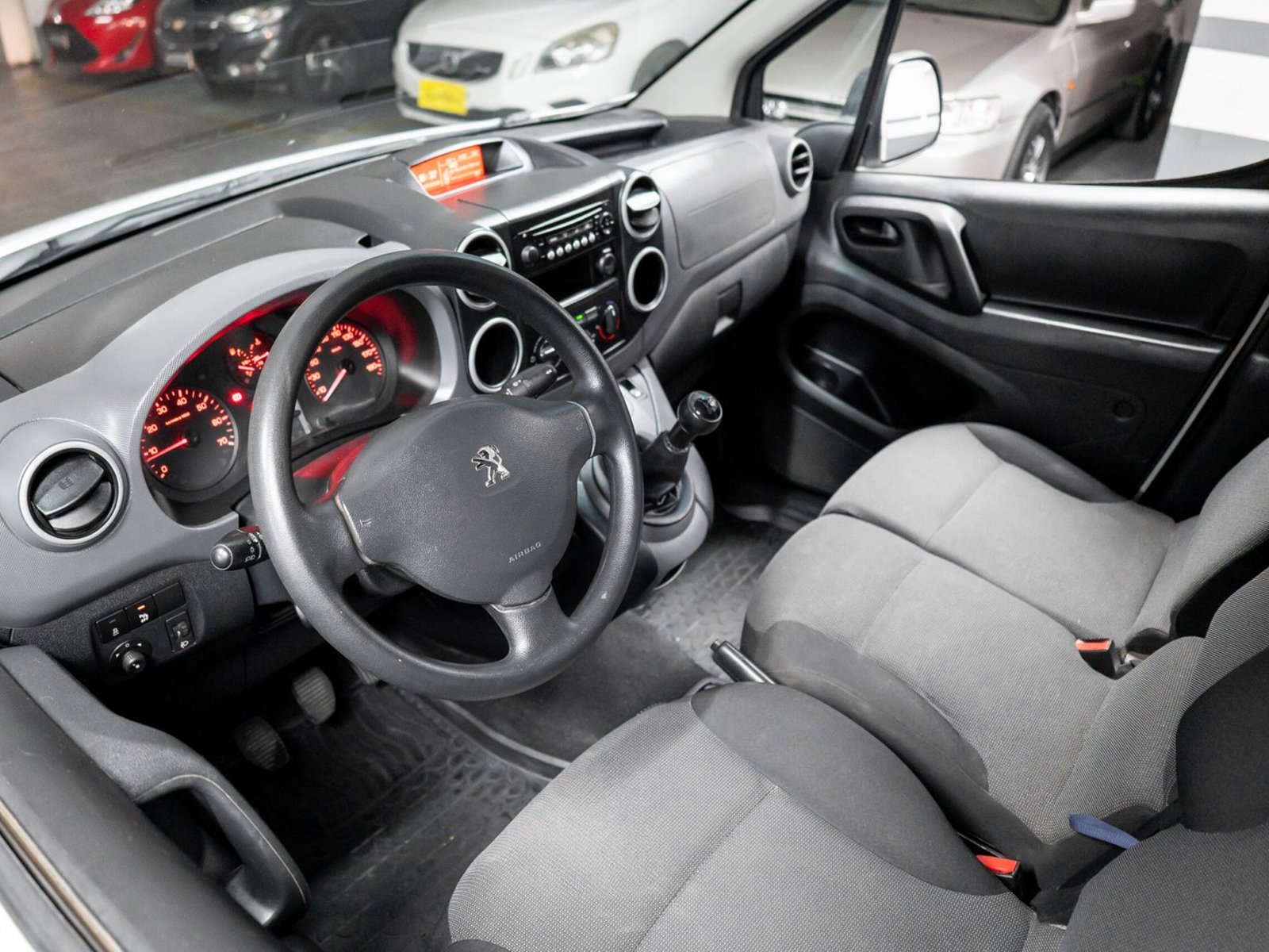 Peugeot Partner 1.6 2017 - Foto 3 de 17