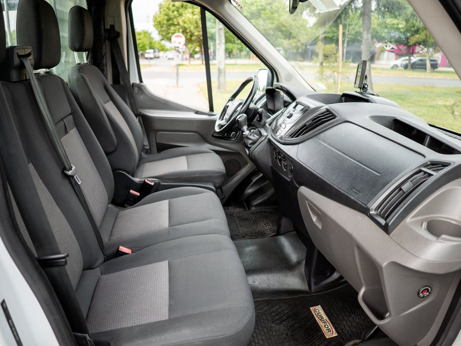 Ford Transit Chasis 2.2 2023 - Foto 4 de 16