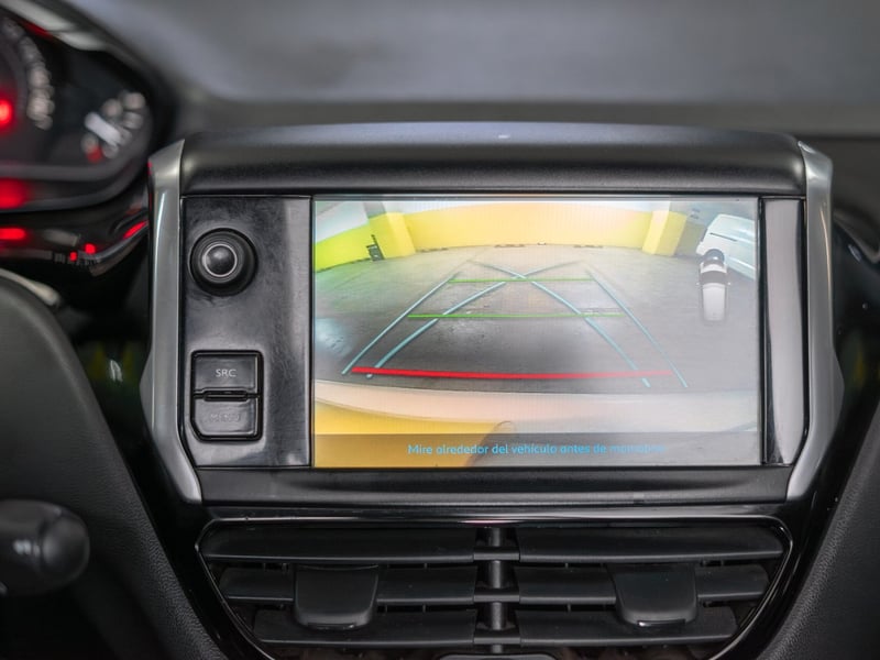Peugeot 208 1.2 2019 - Imagen 12 de 15