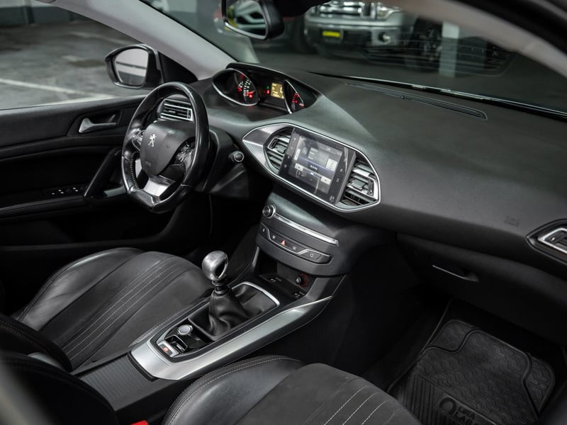 Peugeot 308 1.6 2016 - Imagen 14 de 20