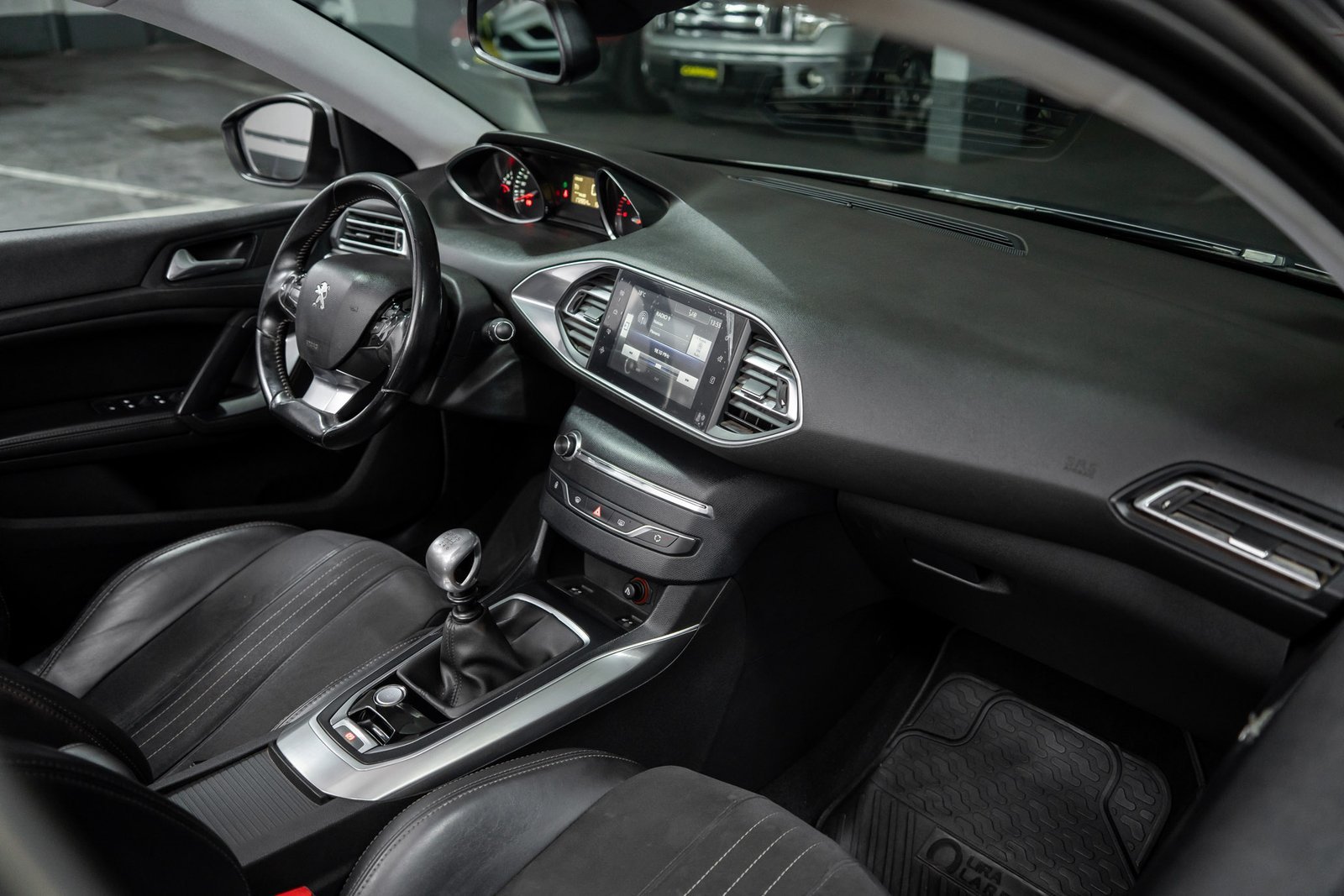 Peugeot 308 1.6 2016 - Imagen 14 de 20