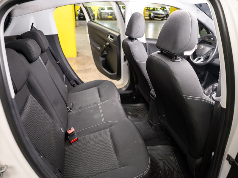 Peugeot 208 1.2 2019 - Imagen 4 de 15