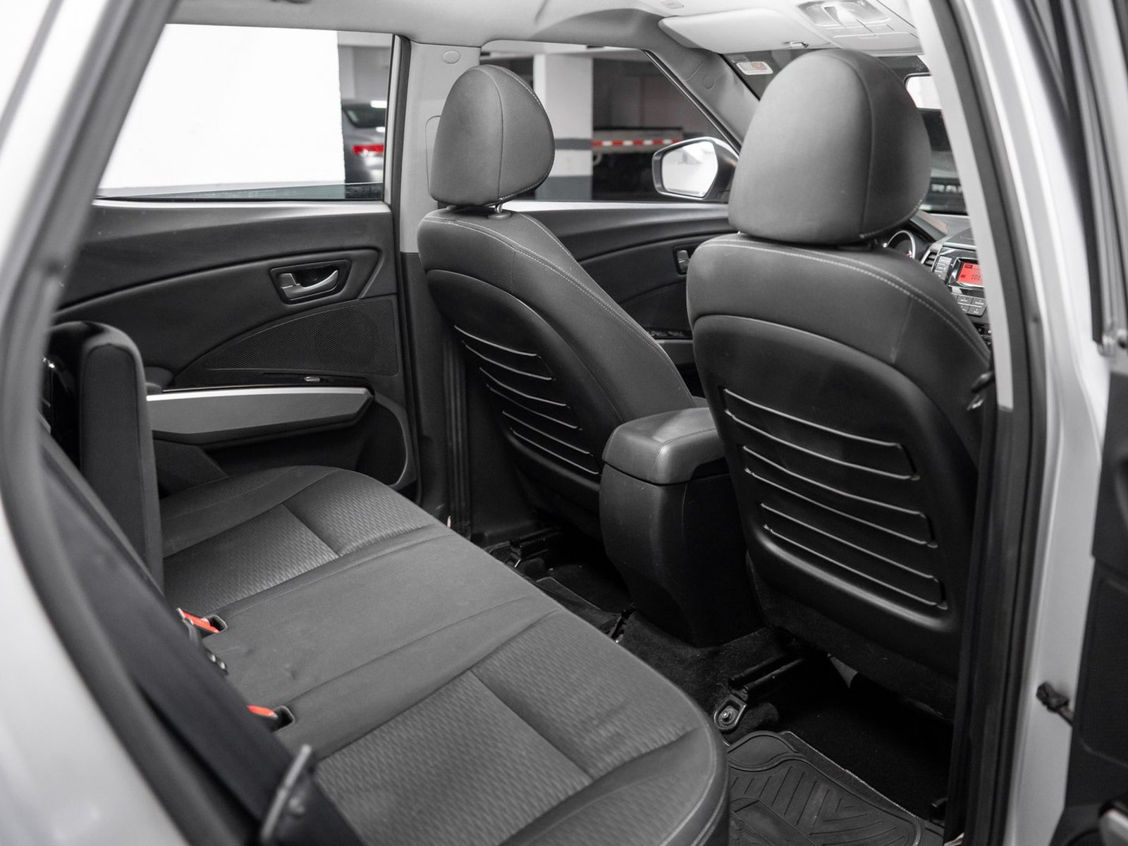 SsangYong Tivoli 1.6 2018 - Foto 4 de 17