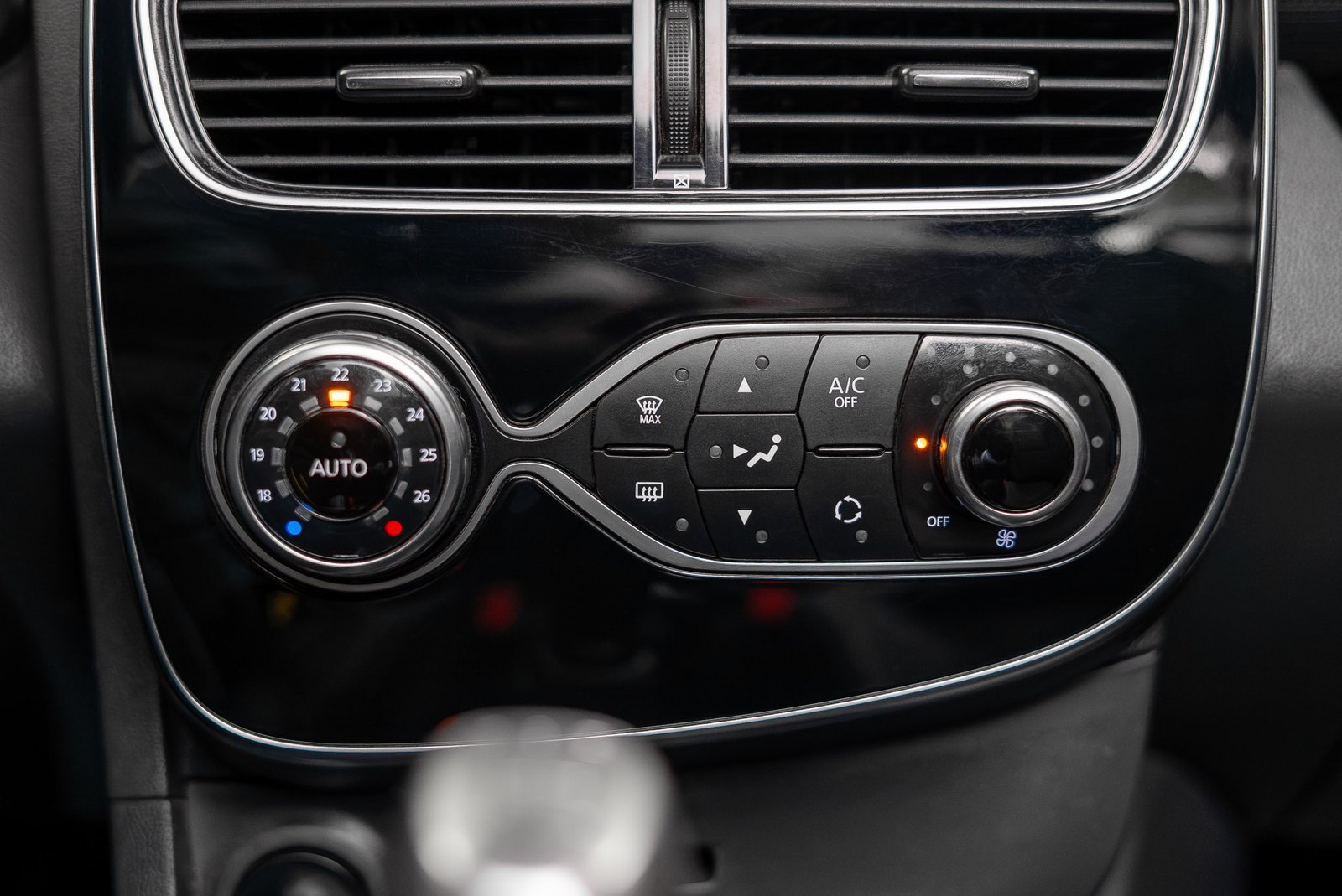 Renault Clio 1.2 2018 - Imagen 15 de 17