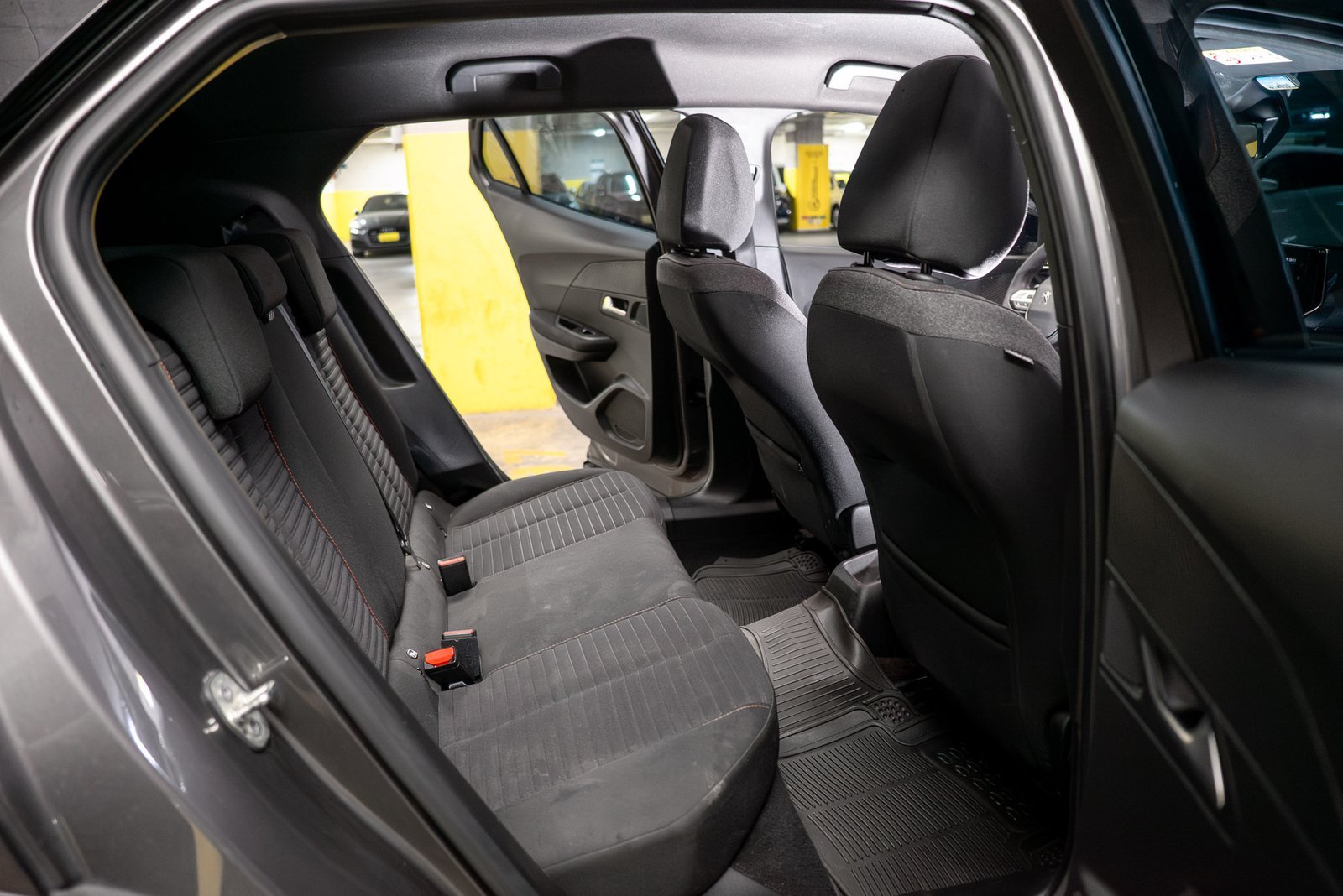 Peugeot 2008 1.2 2023 - Imagen 4 de 17