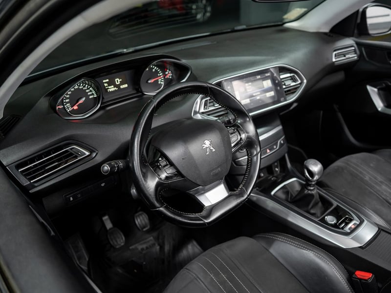 Peugeot 308 1.6 2016 - Imagen 13 de 20