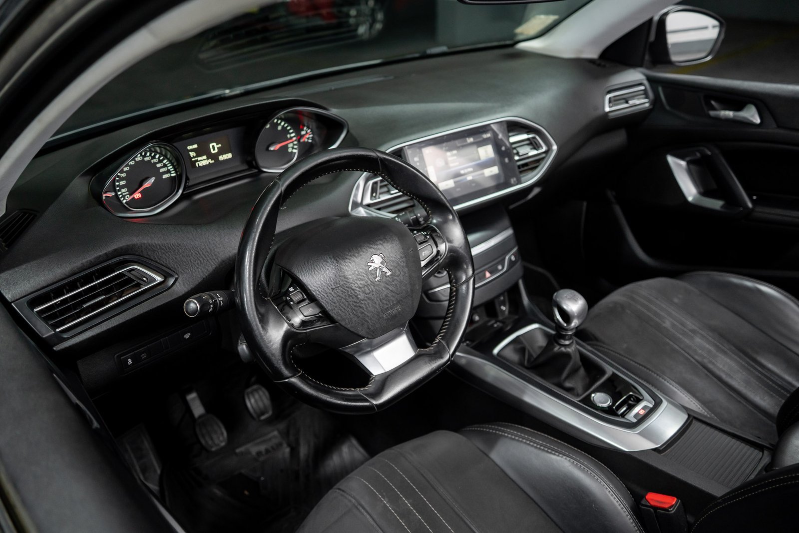 Peugeot 308 1.6 2016 - Imagen 13 de 20