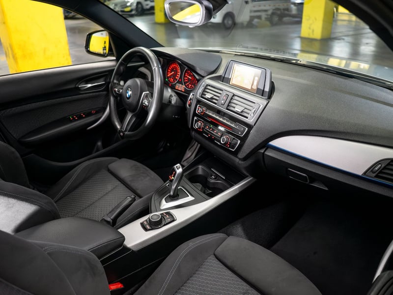 BMW 120i 1.6 2016 - Imagen 13 de 20