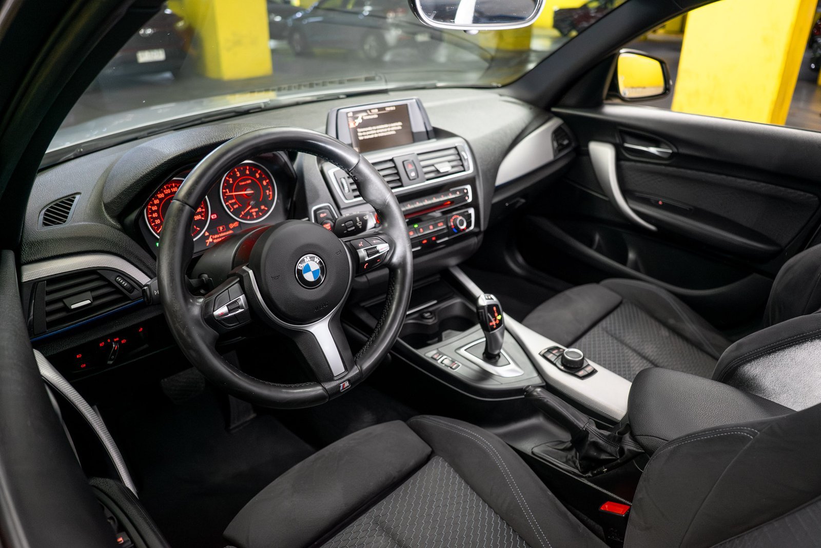 BMW 120i 1.6 2016 - Imagen 12 de 20