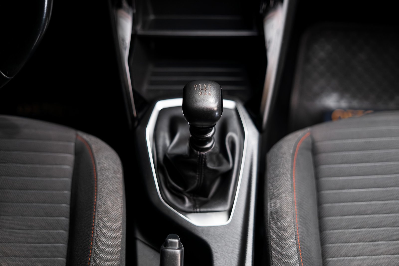 Peugeot 2008 1.5 2021 - Imagen 16 de 17