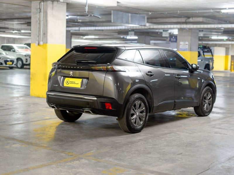 Peugeot 2008 1.2 2023 - Imagen 8 de 17