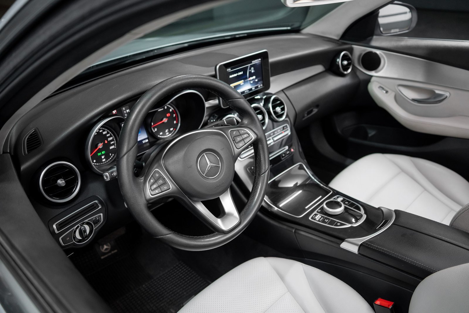 Mercedes-Benz C180 1.6 2017 - Imagen 12 de 18