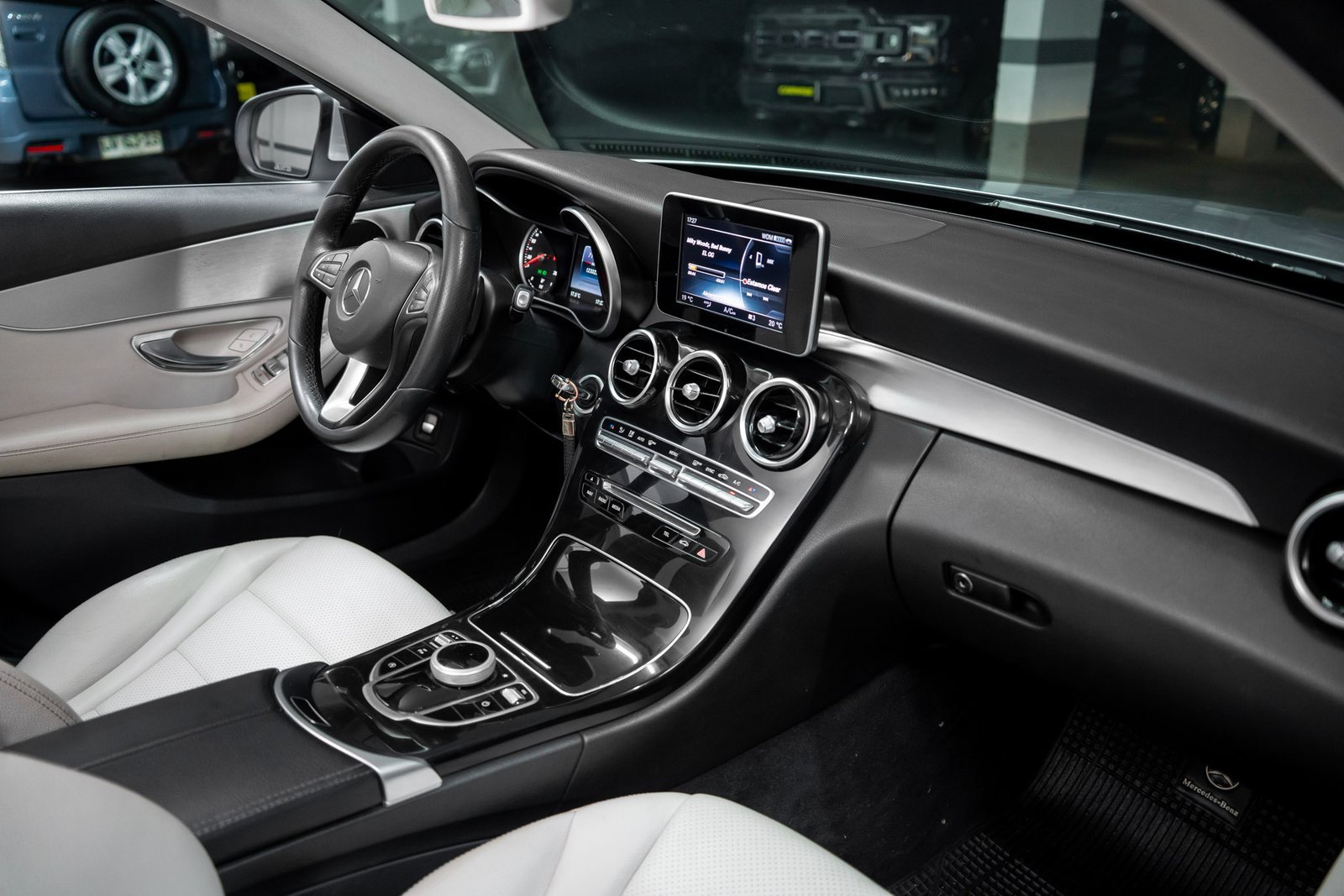 Mercedes-Benz C180 1.6 2017 - Imagen 13 de 18