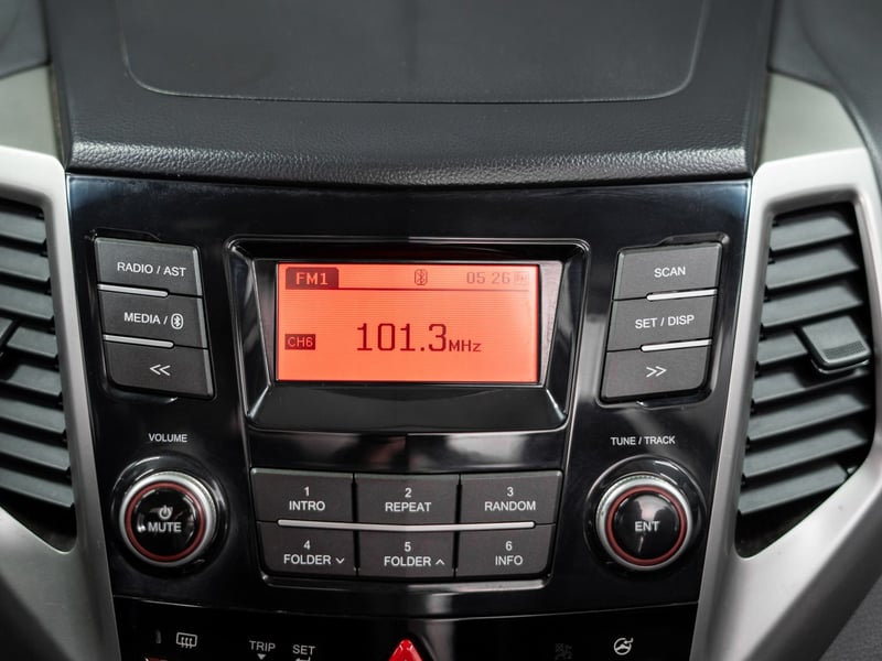 SsangYong Tivoli 1.6 2018 - Imagen 14 de 17