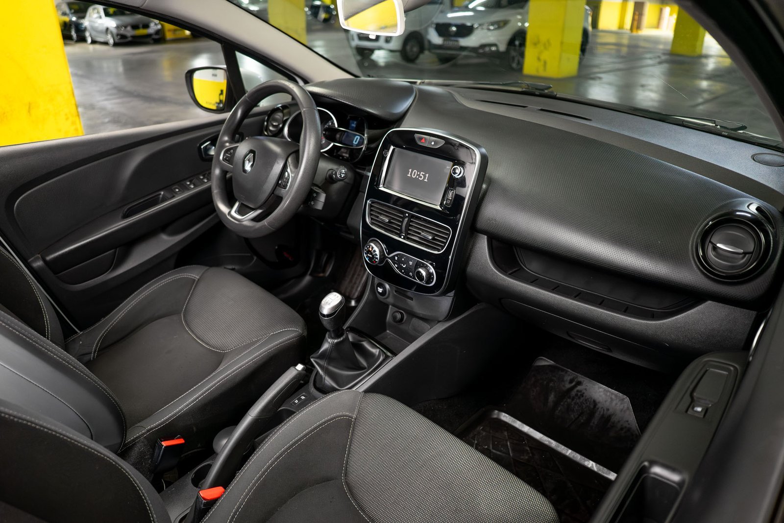 Renault Clio 1.2 2018 - Imagen 12 de 17