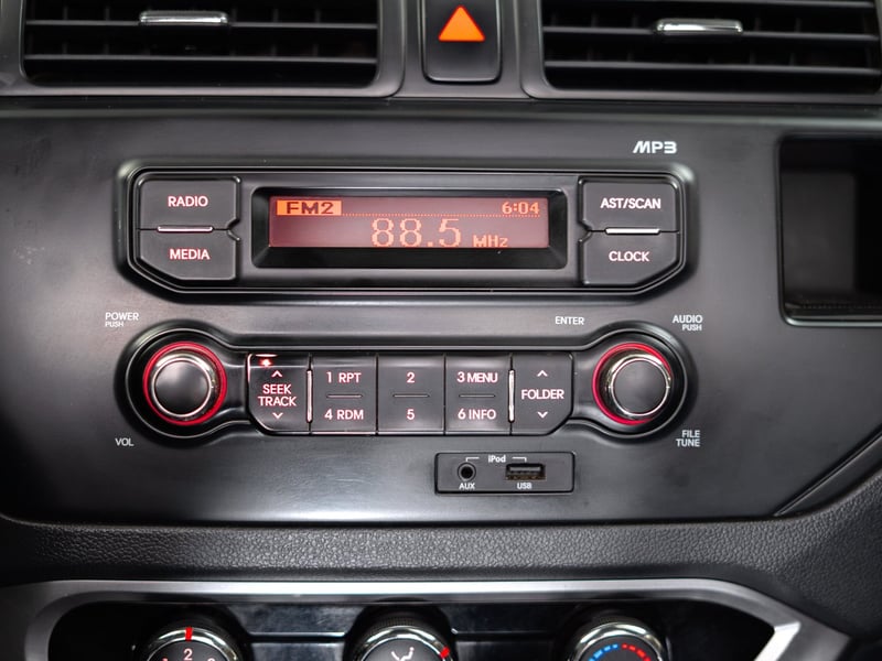 Kia Rio4 1.4 2013 - Imagen 11 de 16