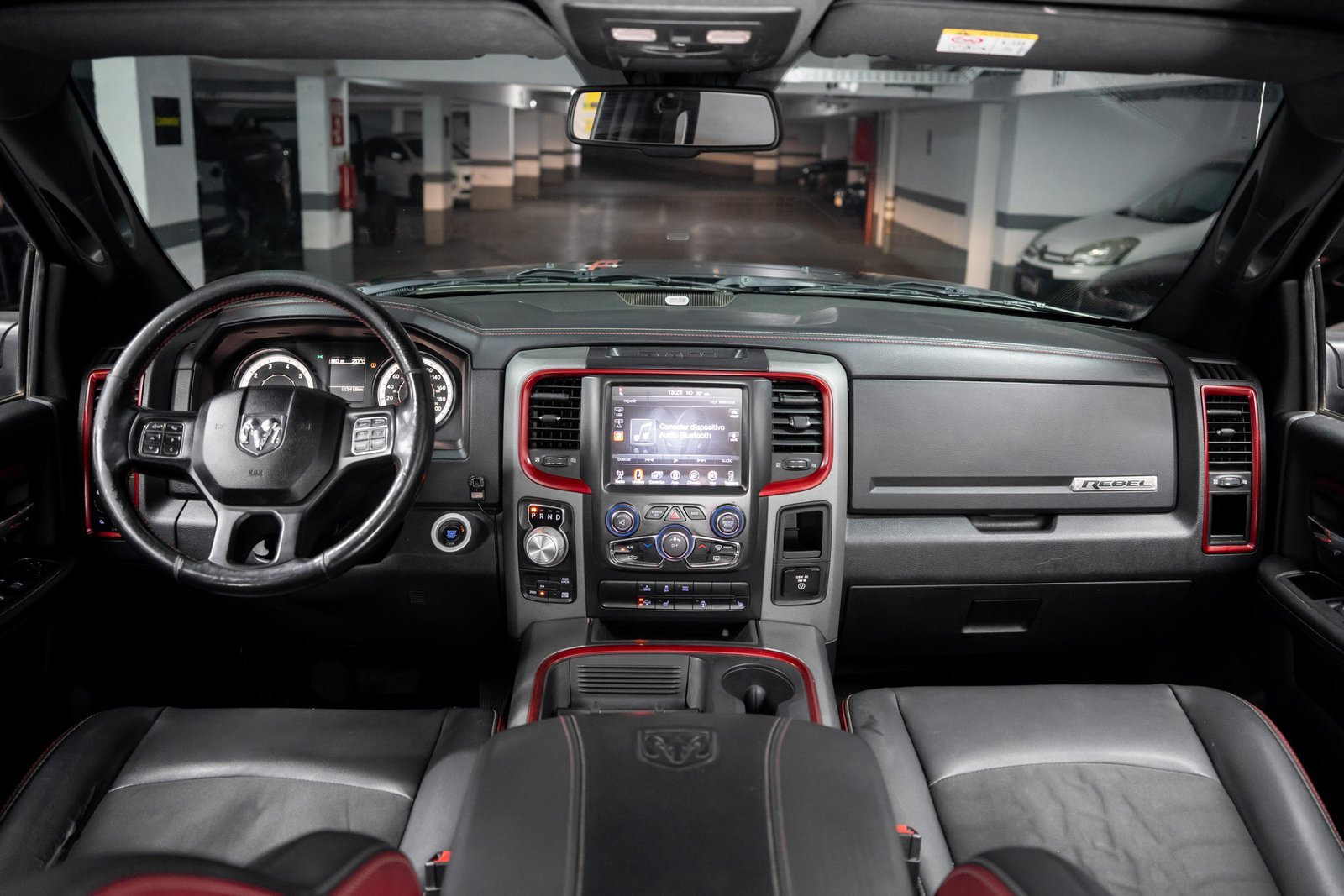 RAM 1500 Rebel 3.6 2018 - Imagen 3 de 20