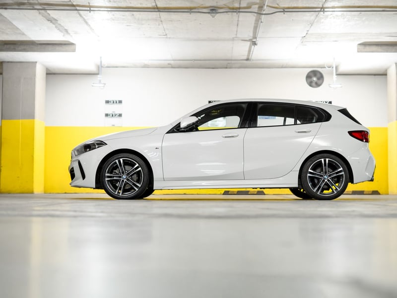 BMW 118i 1.5 2021 - Imagen 12 de 20