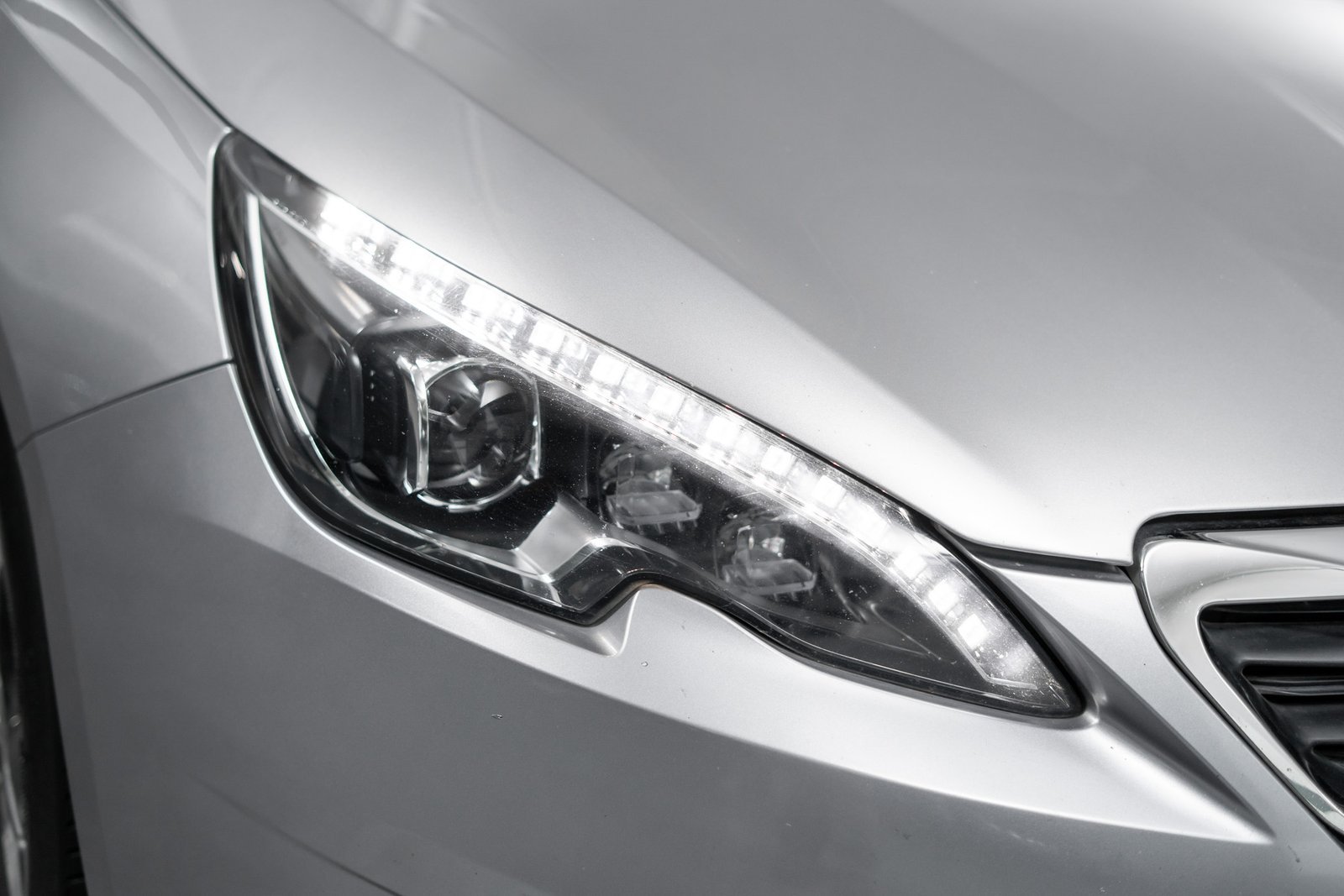 Peugeot 308 1.6 2016 - Imagen 9 de 20