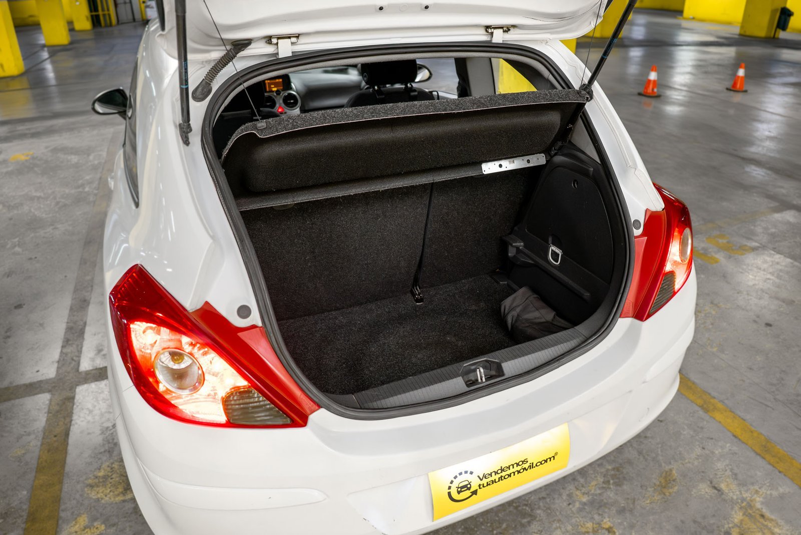 Opel Corsa 1.4 2014 - Imagen 18 de 18