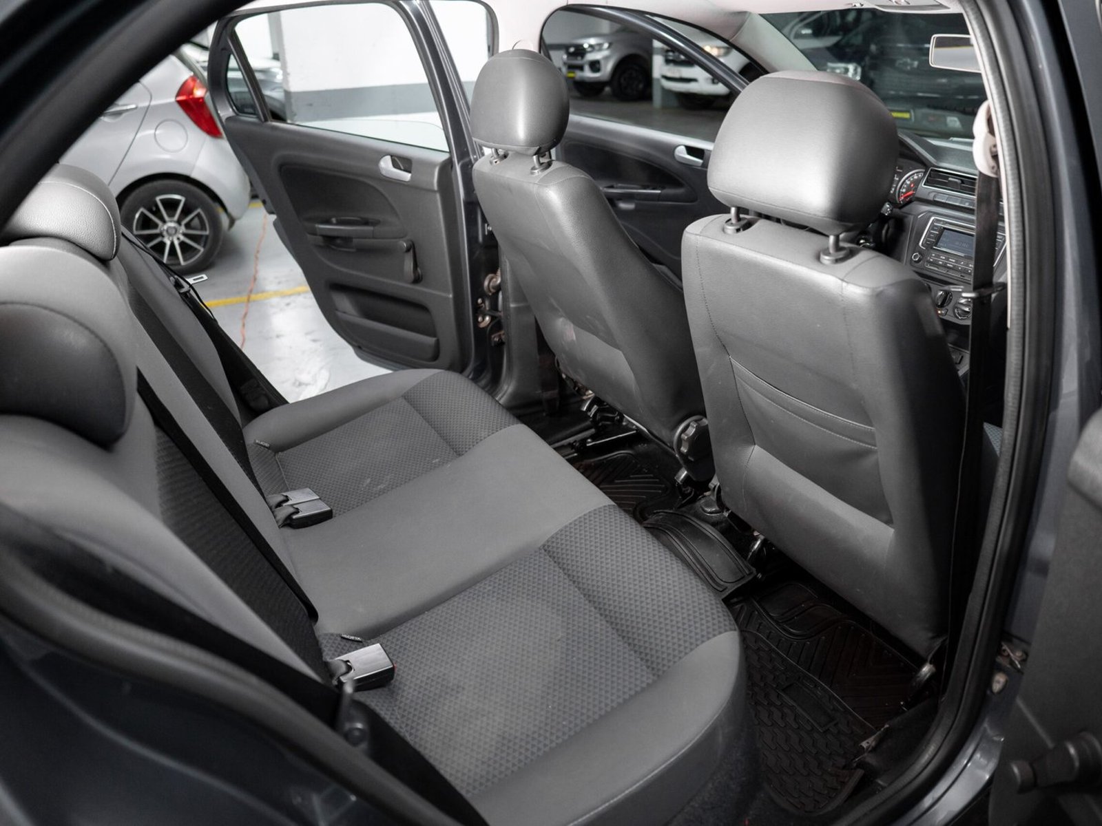 Volkswagen Voyage 1.6 2017 - Foto 4 de 16